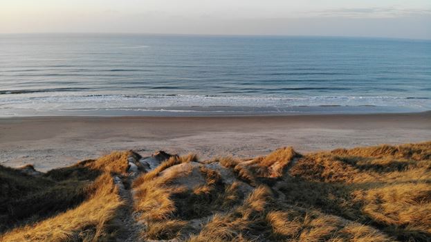 strand og klit om efteråret